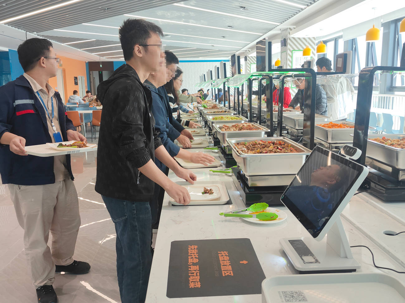 智能時(shí)代“AI”的到來(lái)對(duì)食堂承包有哪些影響？